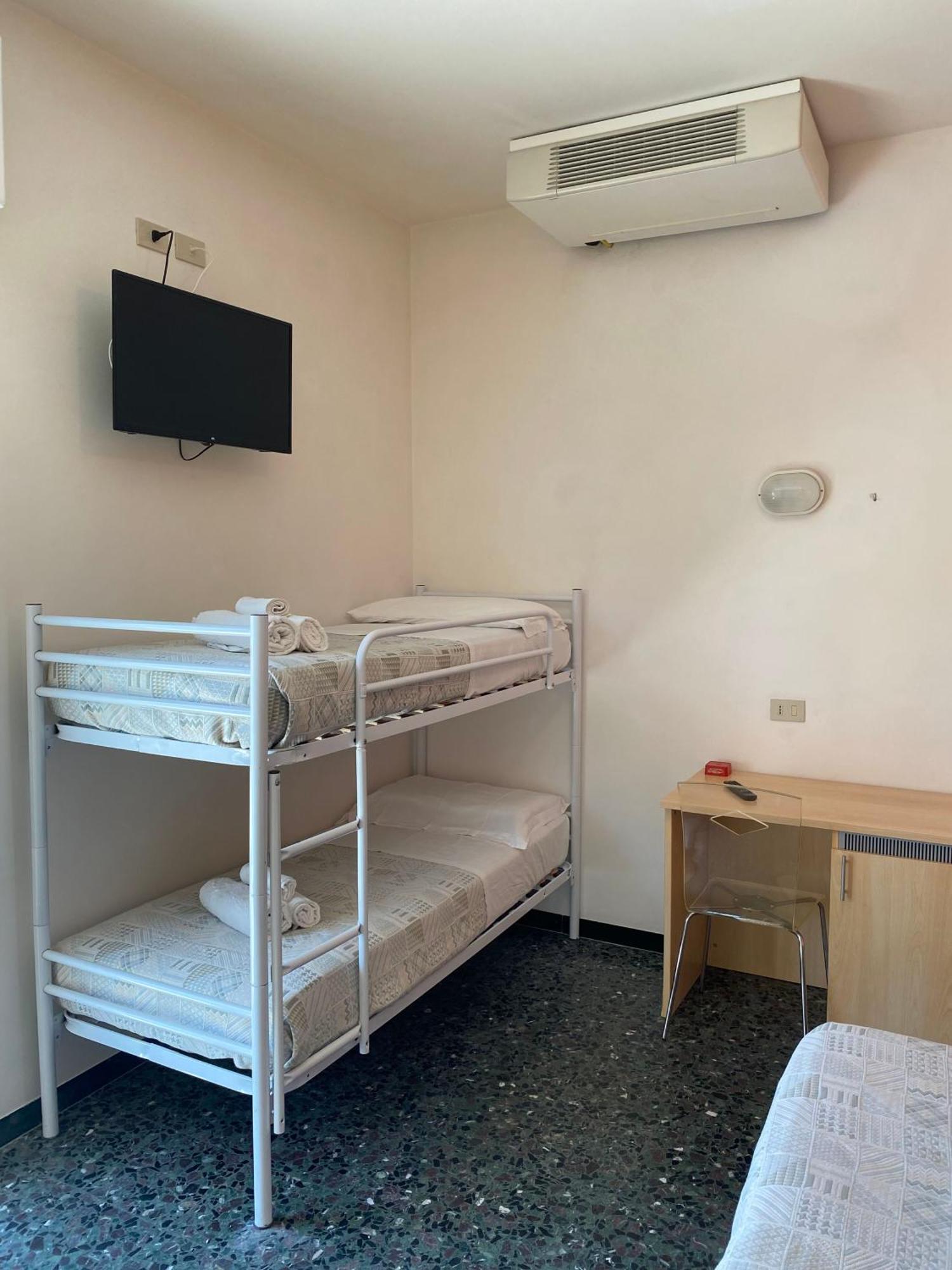 Hotel Loretta Rimini Buitenkant foto
