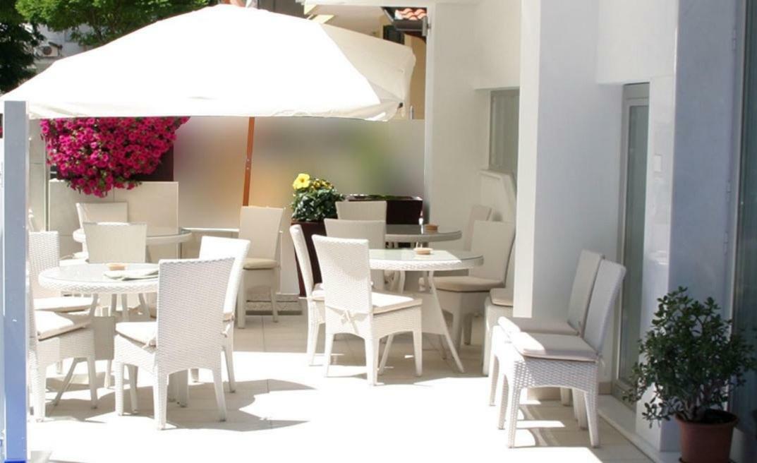 Hotel Loretta Rimini Buitenkant foto